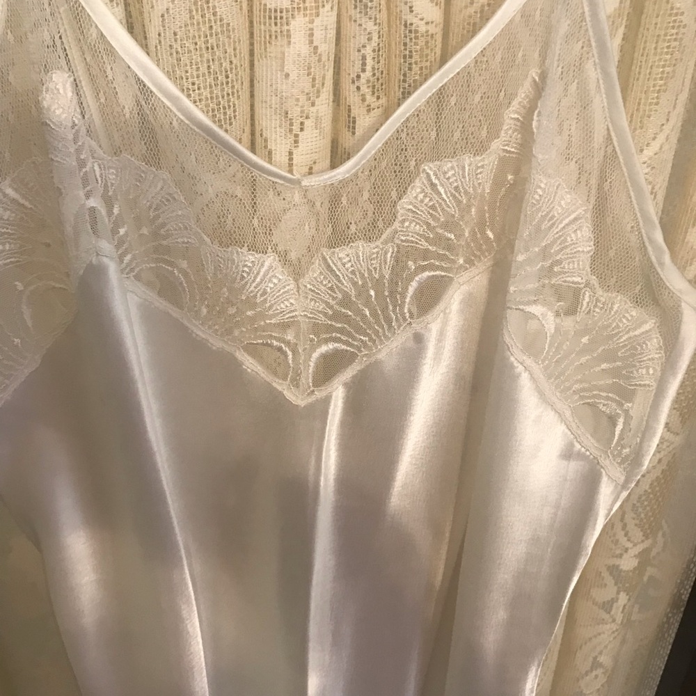 Victoria’s Secret night gown, size s NWOT